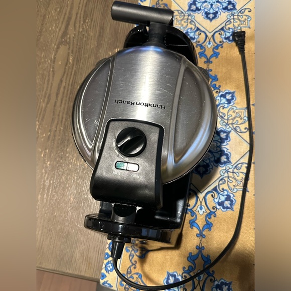 Hamilton Beach Belgian Rotating Waffle Maker